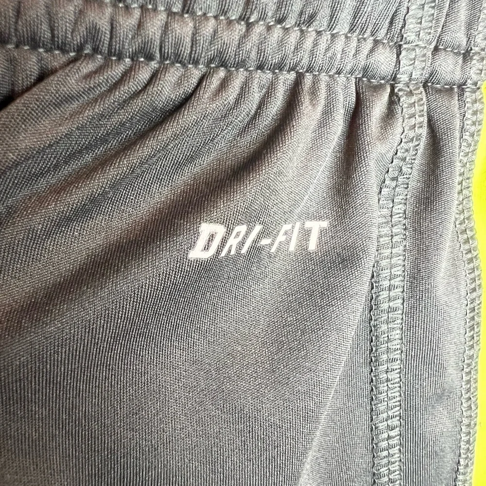 D12.31 Nike Boys Dri-Fit Basketball Shorts Gray Florescent Green/Yellow Medium